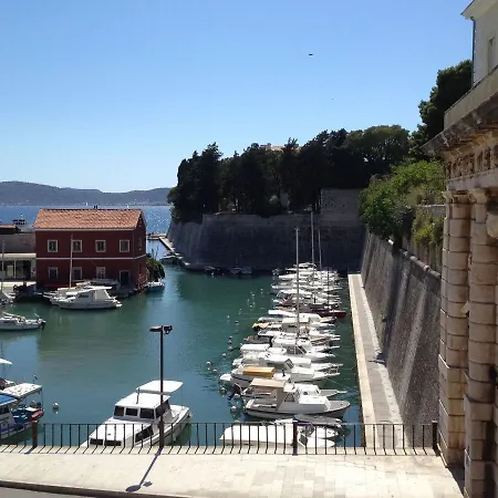 Appartement Spacious In With Private Terrace *